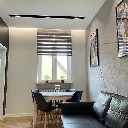 Hill Valley Apartment *