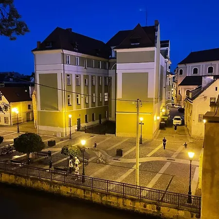 Hill Valley アパート *