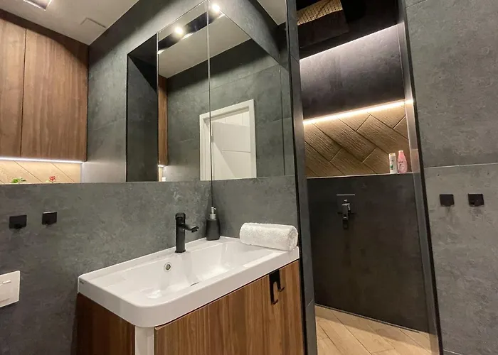 Hill Valley Apartment