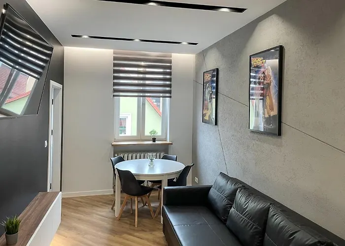 Hill Valley Apartment