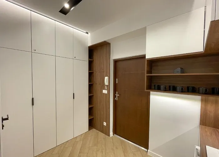 Hill Valley Apartment