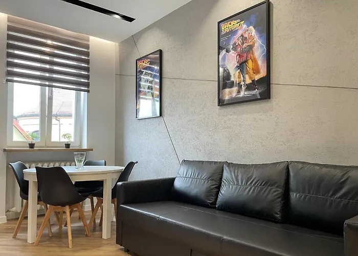 Hill Valley Apartment *