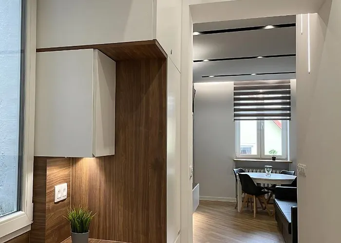 Hill Valley Apartment